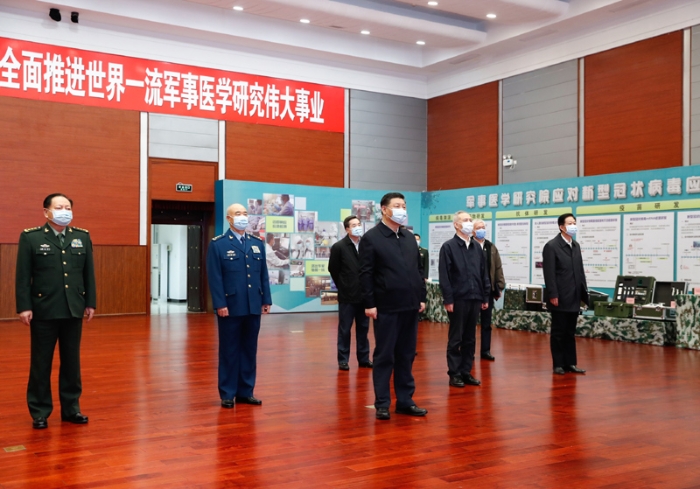 3月2日，中共中央总书记、国家主席、中央军委主席习近平在北京考察新冠肺炎防控科研攻关工作。