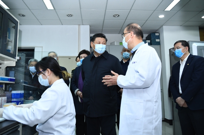 3月2日，中共中央总书记、国家主席、中央军委主席习近平在北京考察新冠肺炎防控科研攻关工作。