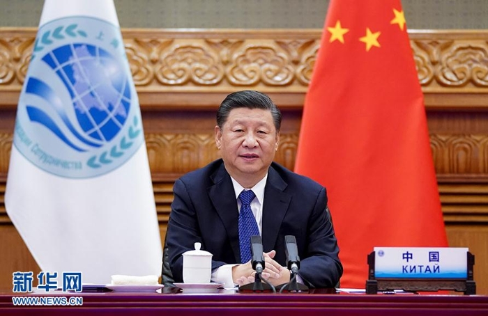 11月10日晚，国家主席习近平在北京以视频方式出席上海合作组织成员国元首理事会第二十次会议并发表重要讲话。 新华社记者 李学仁 摄