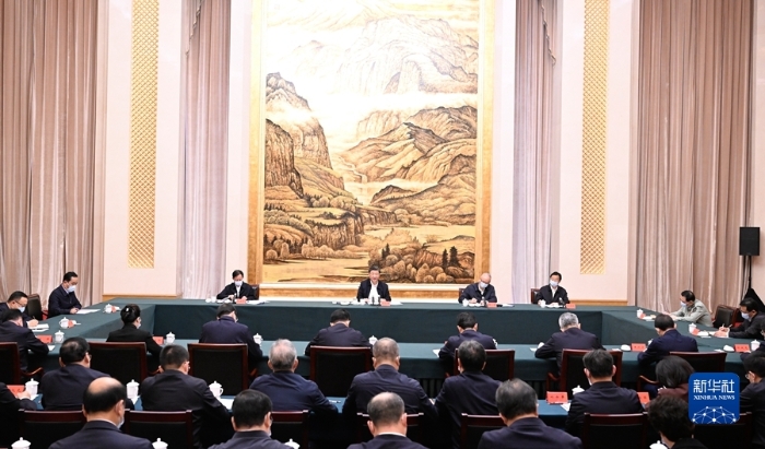 5月17日上午，中共中央总书记、国家主席、中央军委主席习近平在陕西西安主持中国－中亚峰会前夕，专门听取陕西省委和省政府工作汇报，发表了重要讲话。新华社记者 申宏 摄