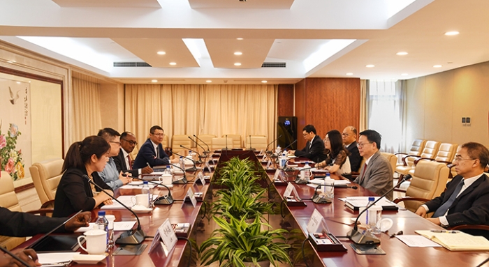 赵军宁会见非洲药品管理局特使米歇尔·西迪贝