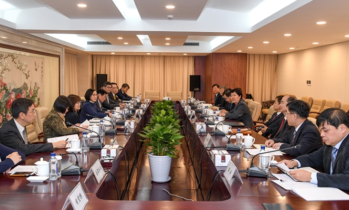 焦红会见香港食物及卫生局局长陈肇始 焦红会见香港食物及卫生局局长陈肇始