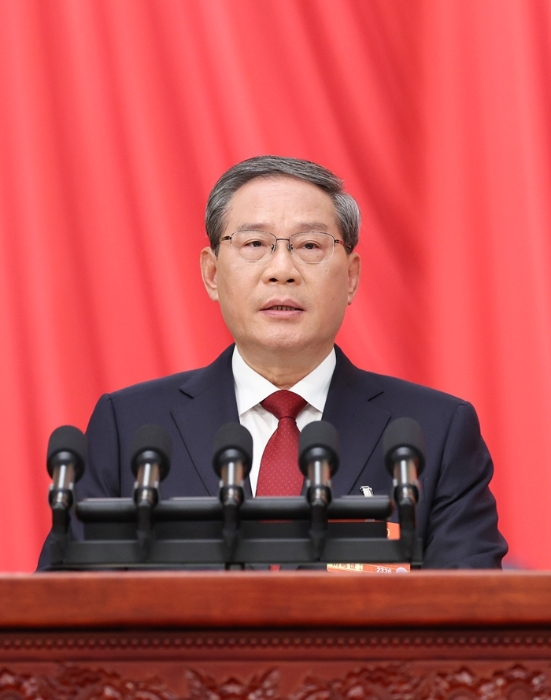 3月5日,李强总理代表国务院在十四届全国人大四次会议上作《政府工作报告》。新华社记者 黄敬文 摄 3月5日,李强总理代表国务院在十四届全国人大四次会议上作《政府工作报告》。新华社记者 黄敬文 摄