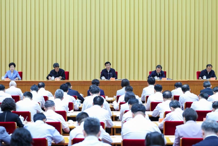 7月27日至28日,全国侨务工作会议在北京召开。会上传达了中共中央总书记、国家主席、中央军委主席习近平重要指示。中共中央政治局常委、全国政协主席王沪宁出席会议并讲话。新华社记者 刘彬 摄 7月27日至28日,全国侨务工作会议在北京召开。会上传达了中共中央总书记、国家主席、中央军委主席习近平重要指示。中共中央政治局常委、全国政协主席王沪宁出席会议并讲话。新华社记者 刘彬 摄